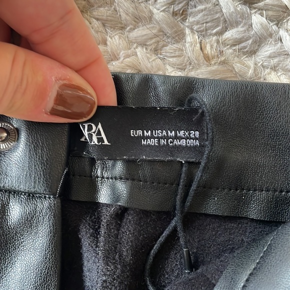 ZARA FAUX LEATHER PANTS - Picture 4 of 6